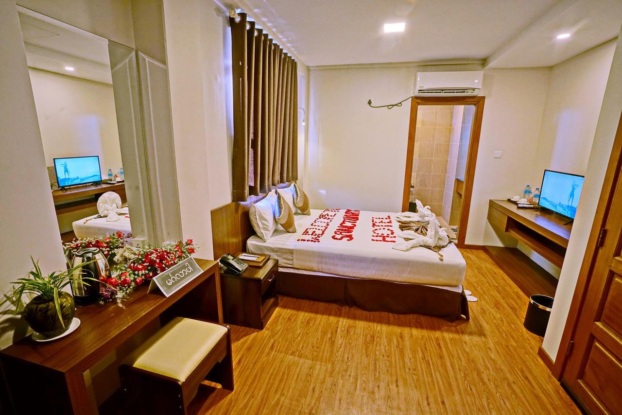 Sanctuary Hotel Mandalay Exterior photo